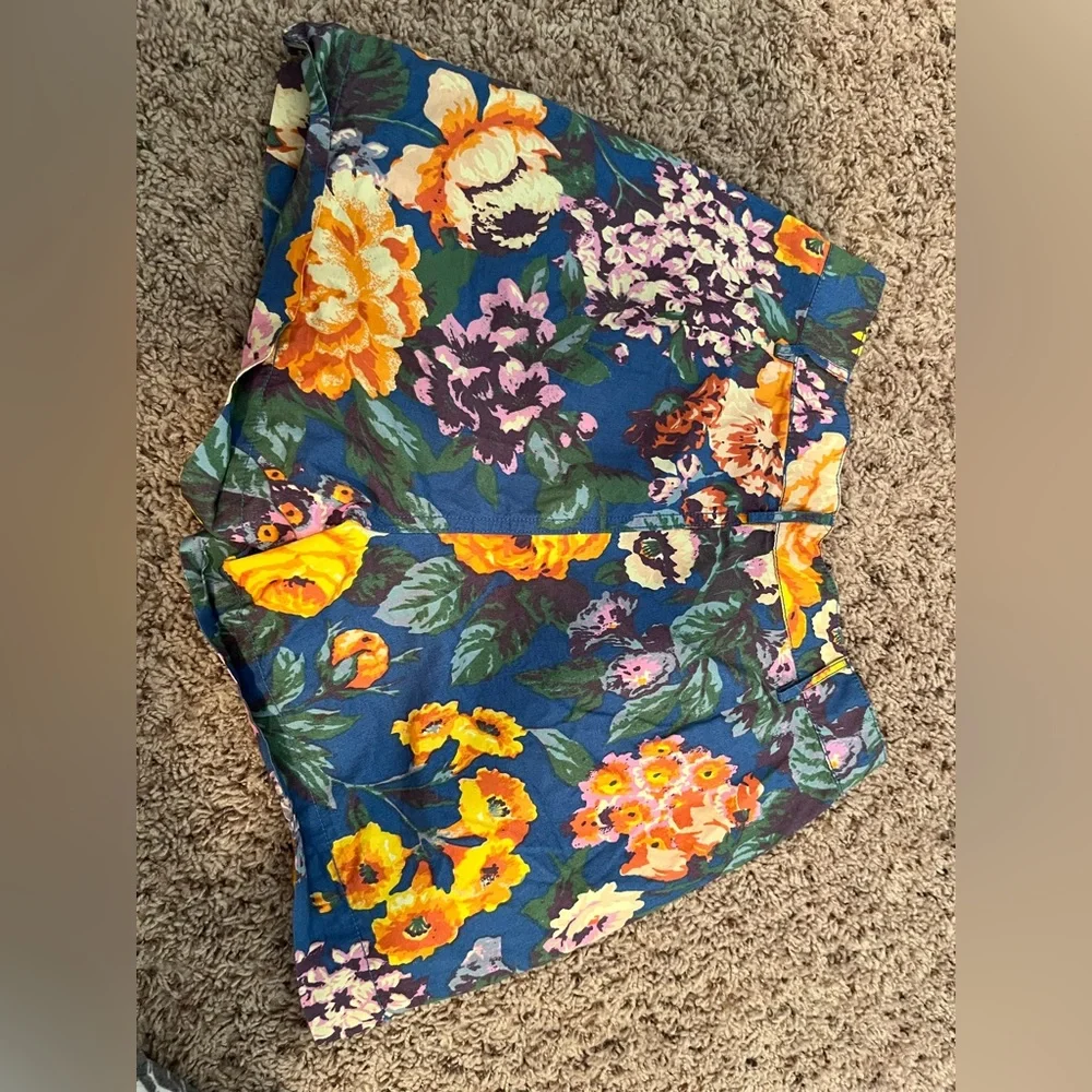 Urban‎ Outfitters Flowery Shorts | Size XS